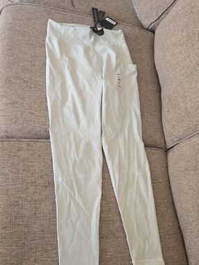 Virus Light Mint Green Active Leggings with Pocket